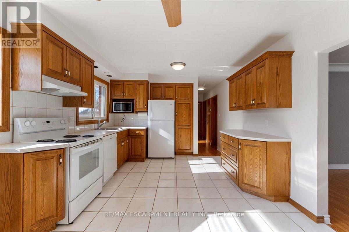 294 Upper Paradise Road, Hamilton, Ontario  L9C 5C4 - Photo 8 - X12766030