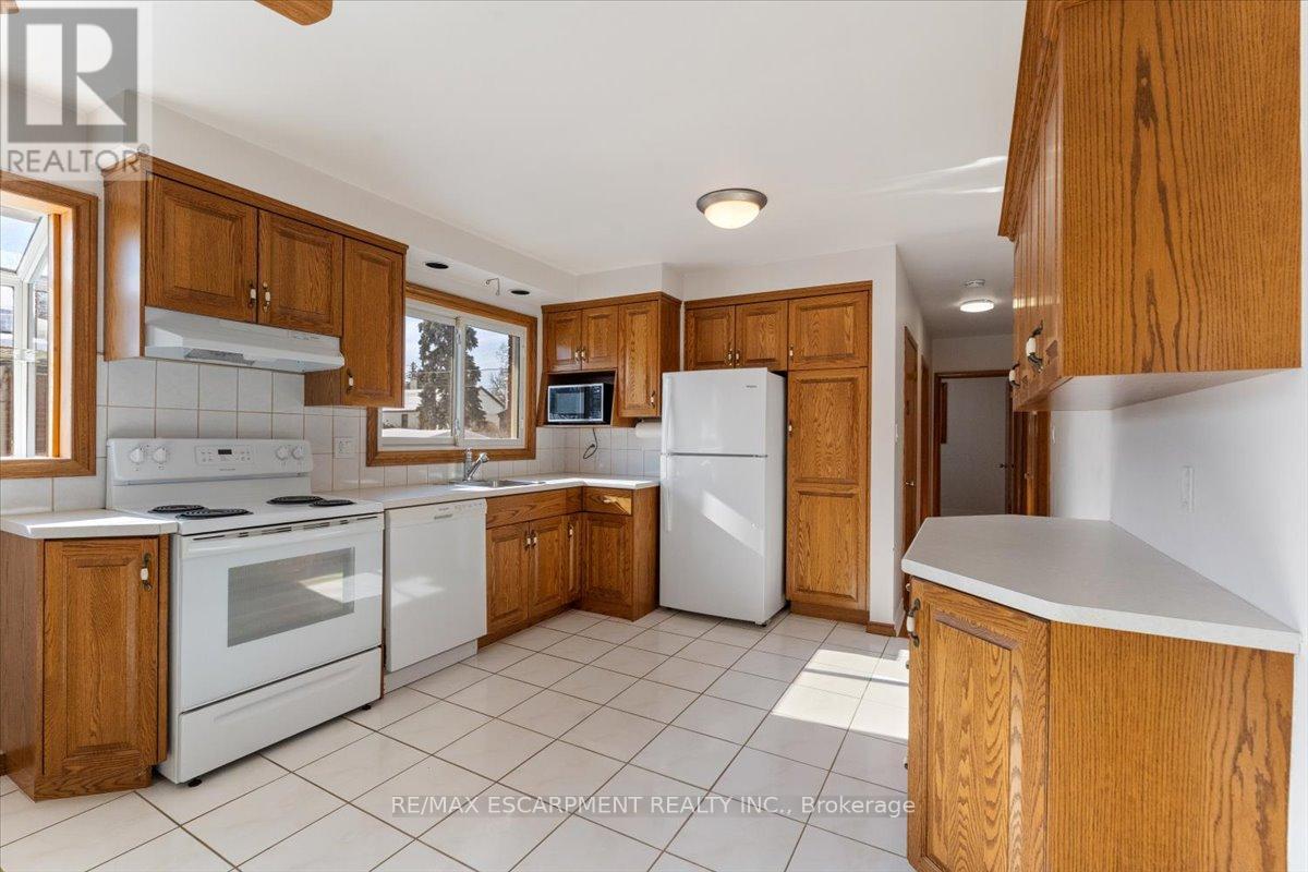 294 Upper Paradise Road, Hamilton, Ontario  L9C 5C4 - Photo 9 - X12766030