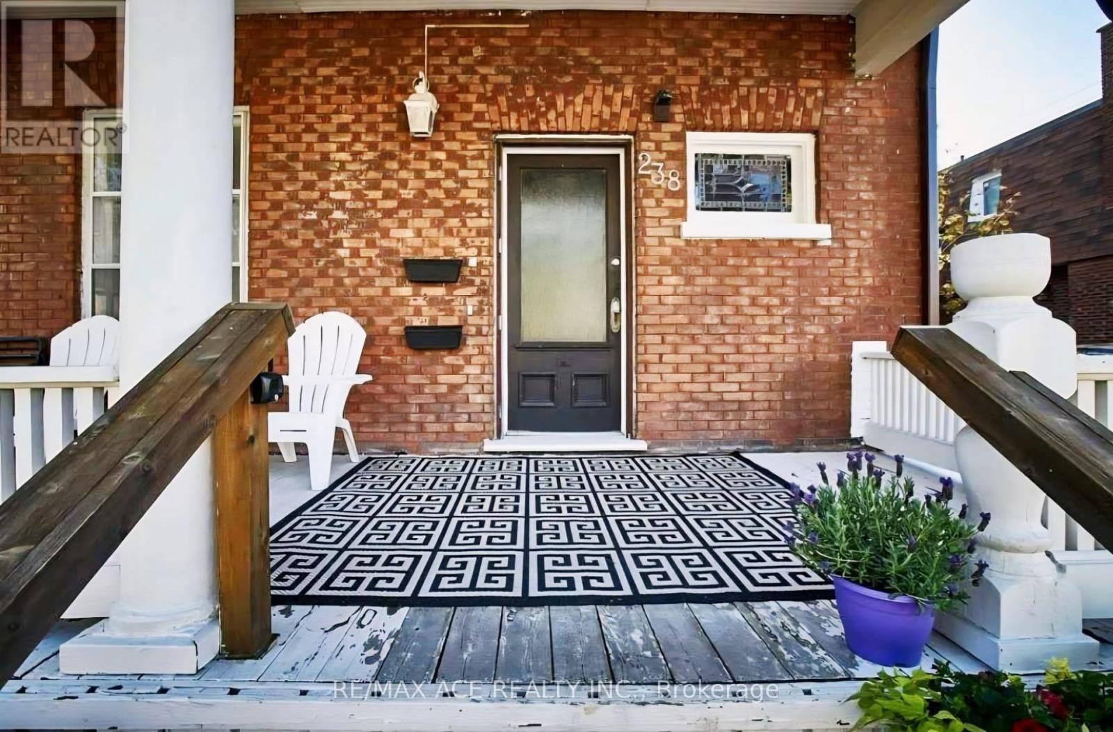 238 Mary Street N, Oshawa, Ontario  L1G 5C4 - Photo 2 - E12715168