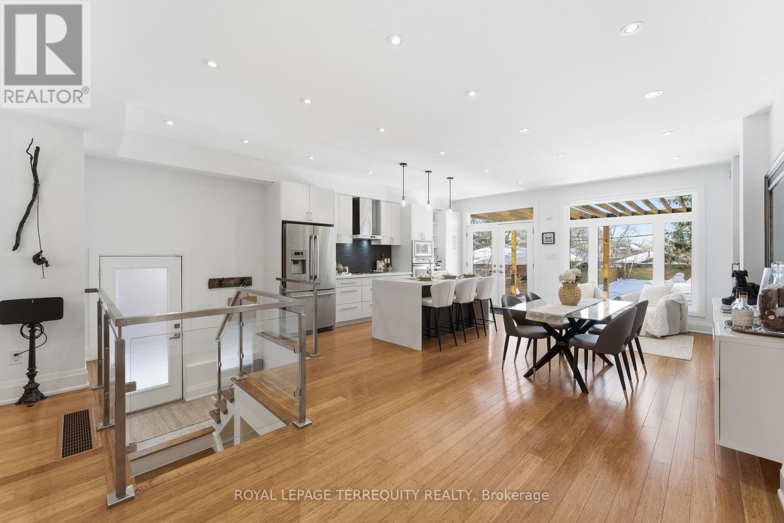 52 Queensbury Avenue, Toronto (Birchcliffe-Cliffside), Ontario  M1N 2X7 - Photo 12 - E12765480