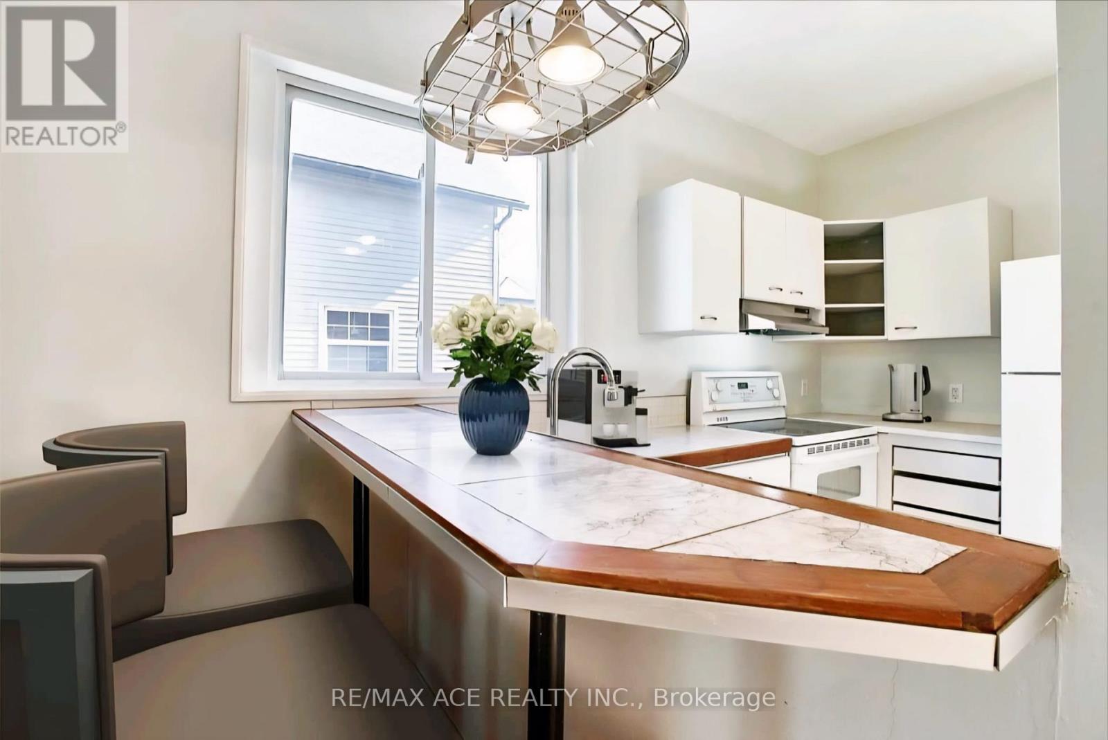 238 Mary Street N, Oshawa, Ontario  L1G 5C4 - Photo 4 - E12715168