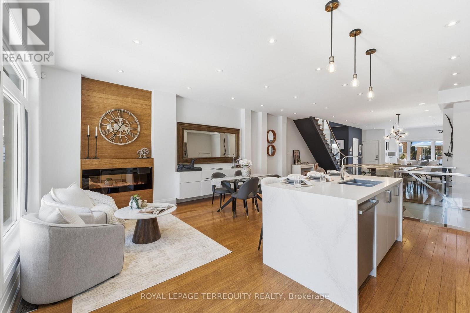 52 Queensbury Avenue, Toronto (Birchcliffe-Cliffside), Ontario  M1N 2X7 - Photo 17 - E12765480