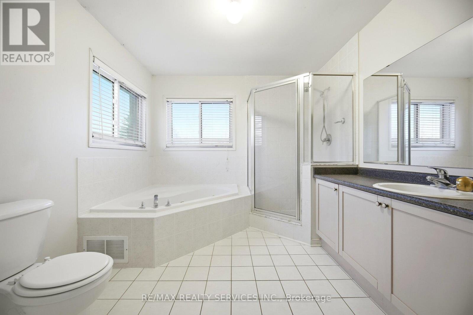 115 Woodvalley Drive, Brampton (Fletcher's Meadow), Ontario  L7A 2E1 - Photo 27 - W12763302