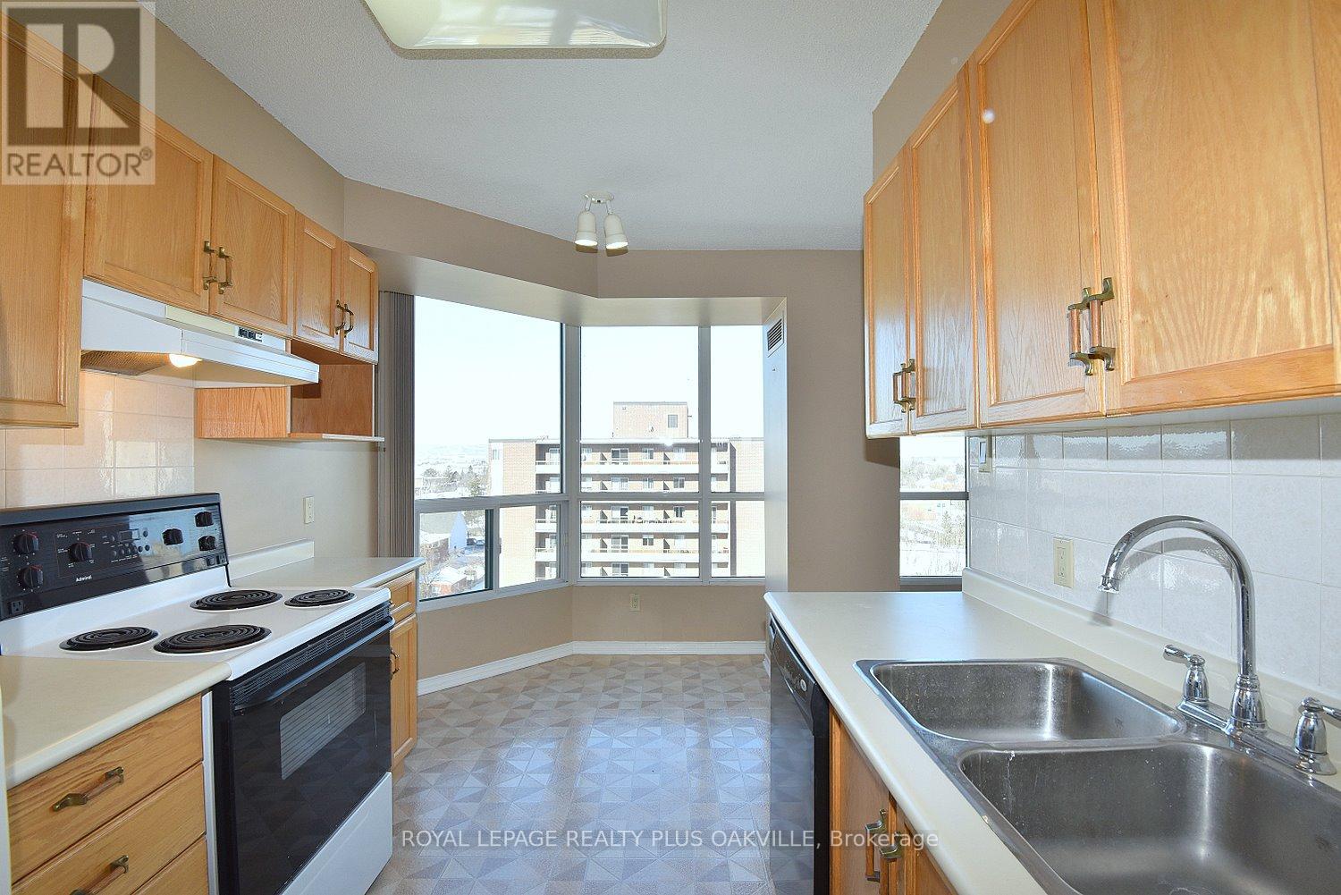 1105 - 100 Millside Drive, Milton, Ontario  L9T 5E2 - Photo 18 - W12766012