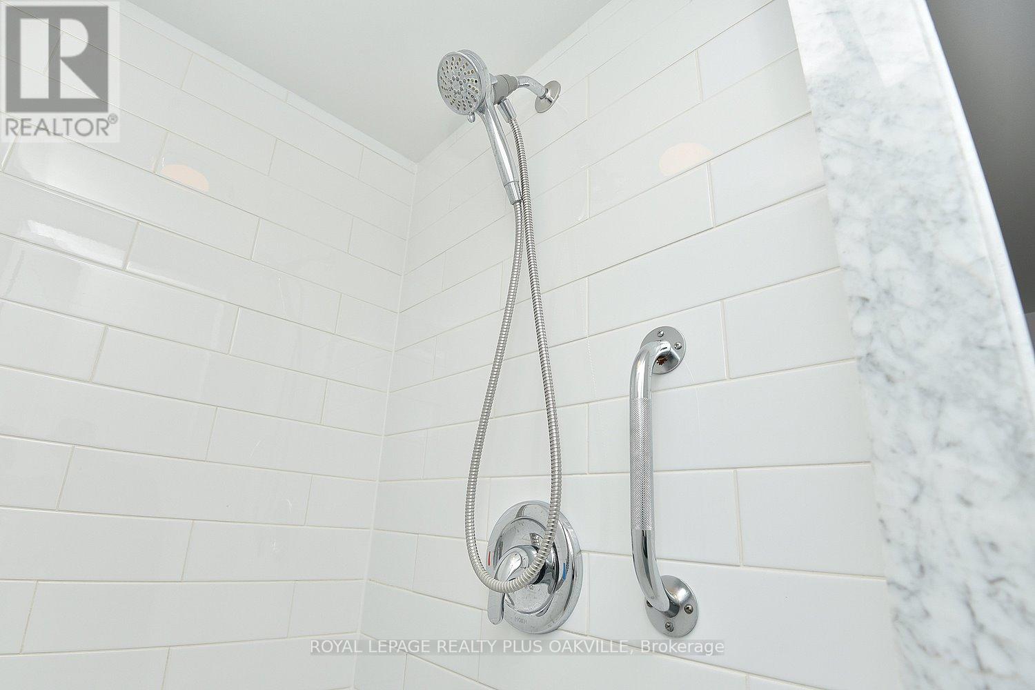 1105 - 100 Millside Drive, Milton, Ontario  L9T 5E2 - Photo 34 - W12766012