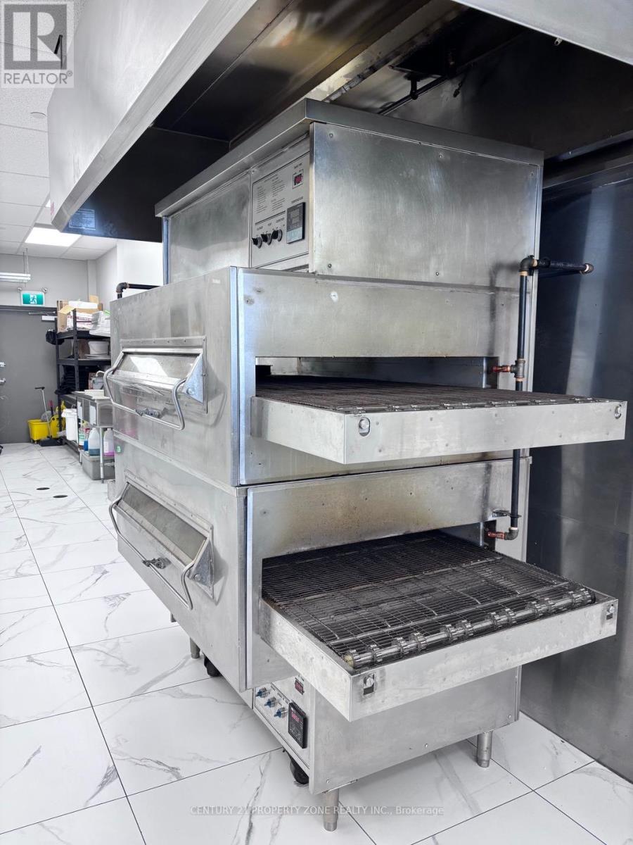 110 - 450 Hespeler Road, Cambridge, Ontario  N1R 0E3 - Photo 5 - X12758596