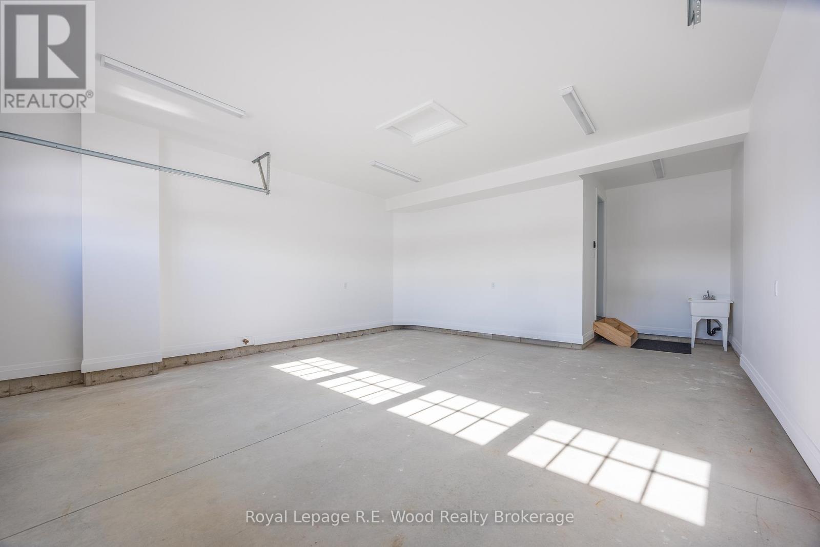 15 Greenhill Drive, Tillsonburg, Ontario  N4G 2K6 - Photo 21 - X12766204