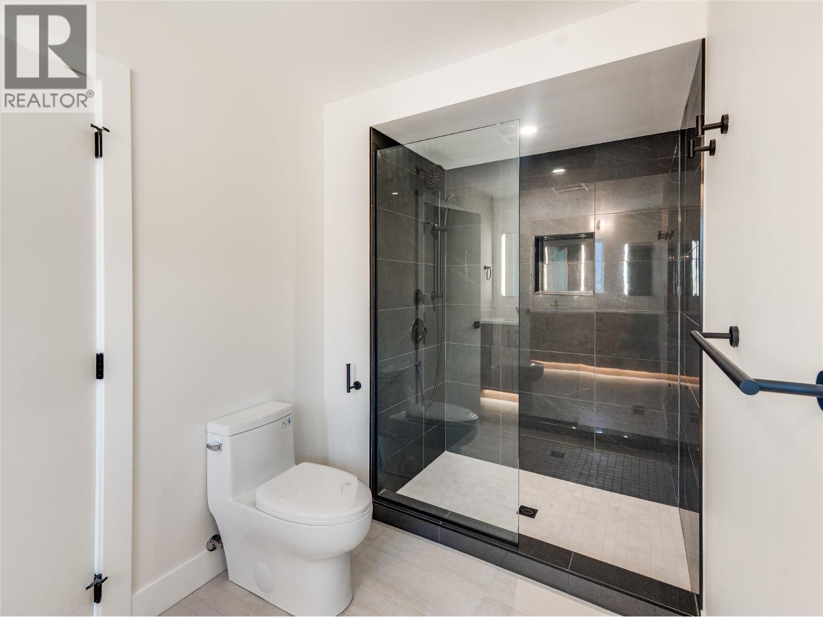 910 Lakeside Drive Unit# 107, Nelson, British Columbia  V1L 6G3 - Photo 29 - 10374823