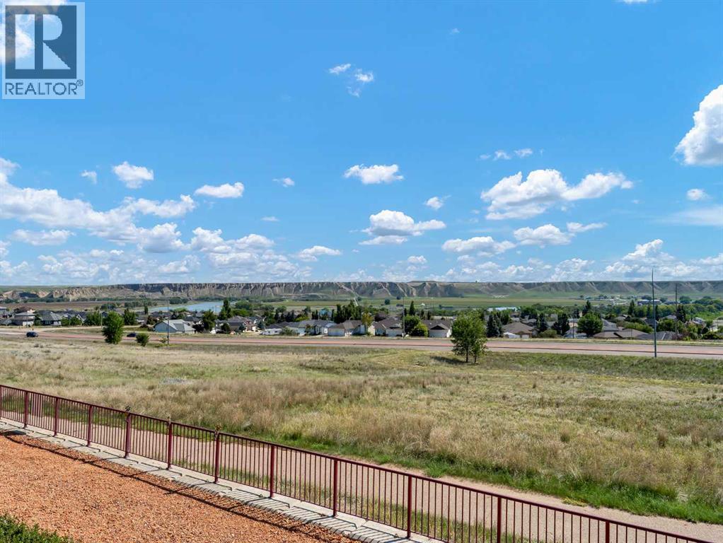 44 Palisades Mews Ne, Medicine Hat, Alberta  T1C 2B5 - Photo 46 - A2250131