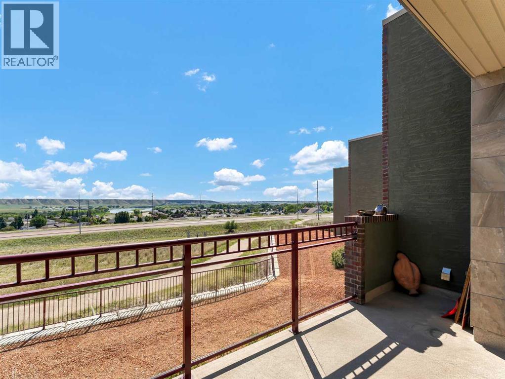 44 Palisades Mews Ne, Medicine Hat, Alberta  T1C 2B5 - Photo 41 - A2250131