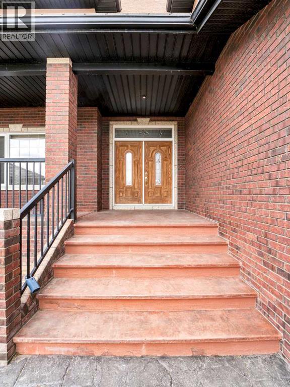 150 Desert Blume Crescent, Desert Blume, Alberta  T1B 0A4 - Photo 2 - A2271125