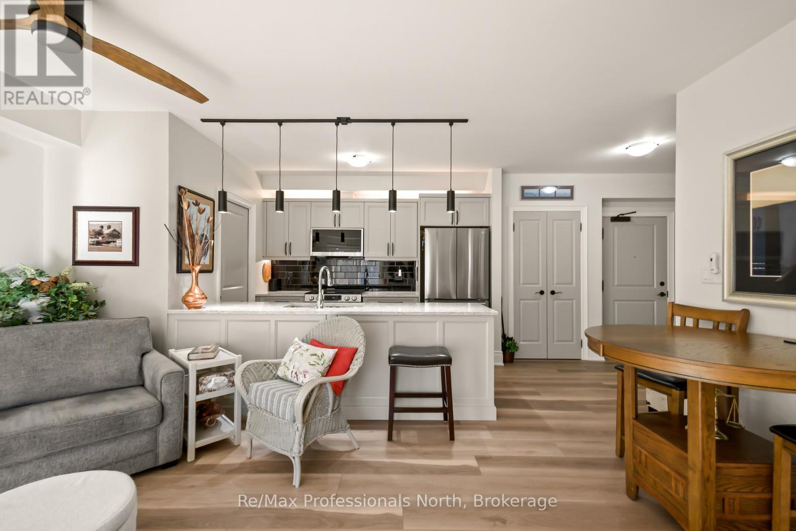 302 - 391 JAMES STREET W, Gravenhurst, Ontario