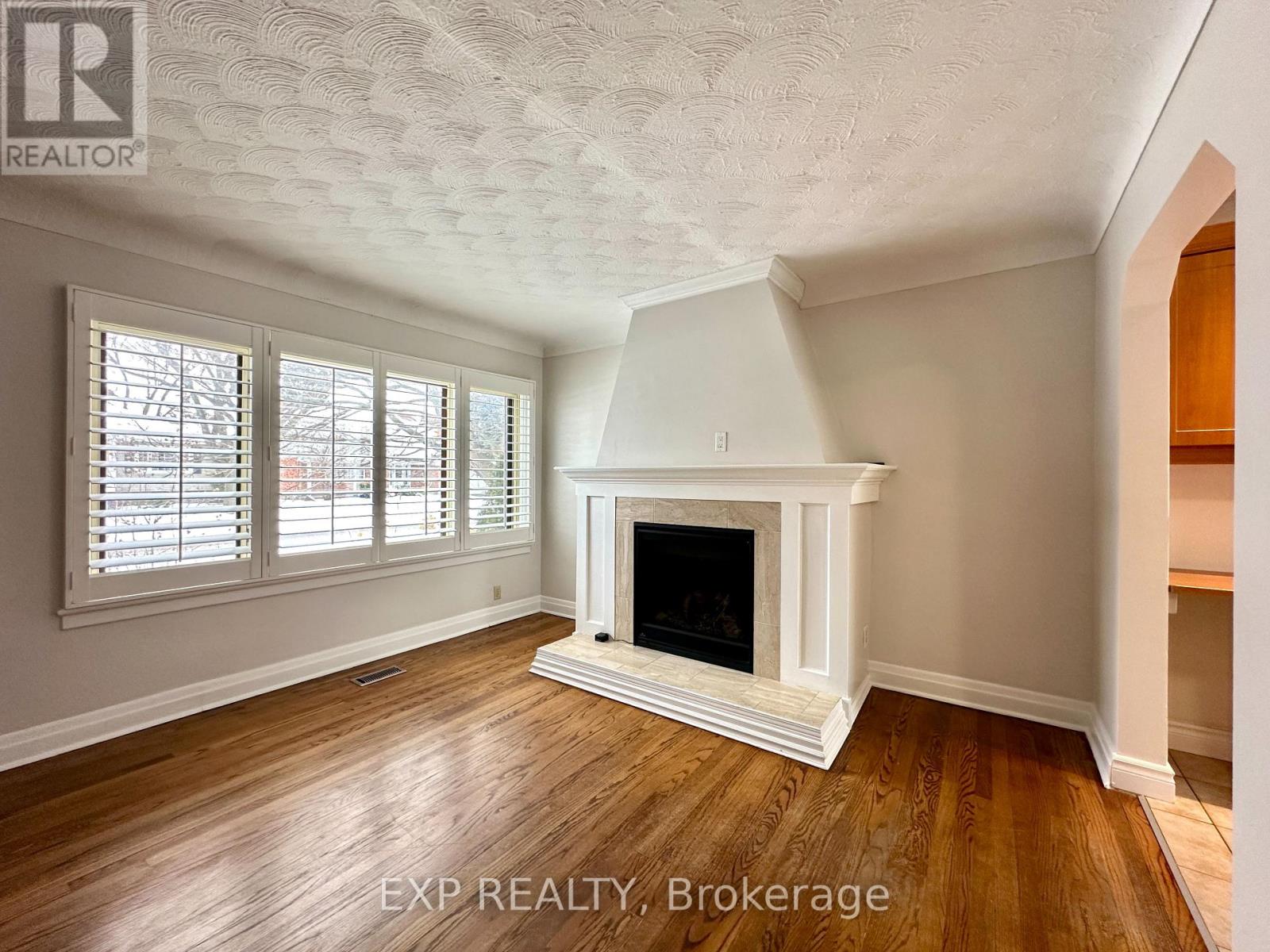 21 Granton Avenue, Ottawa, Ontario  K2G 1W5 - Photo 5 - X12766232