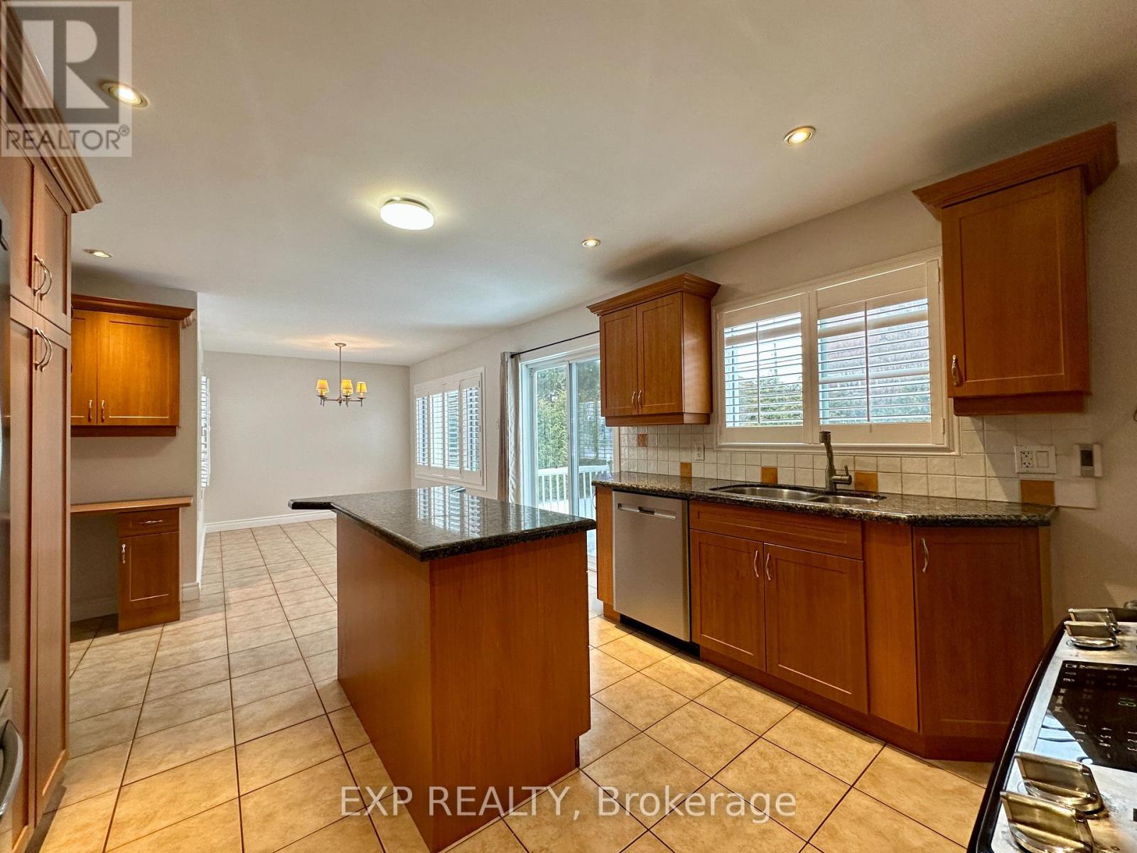 21 Granton Avenue, Ottawa, Ontario  K2G 1W5 - Photo 8 - X12766232