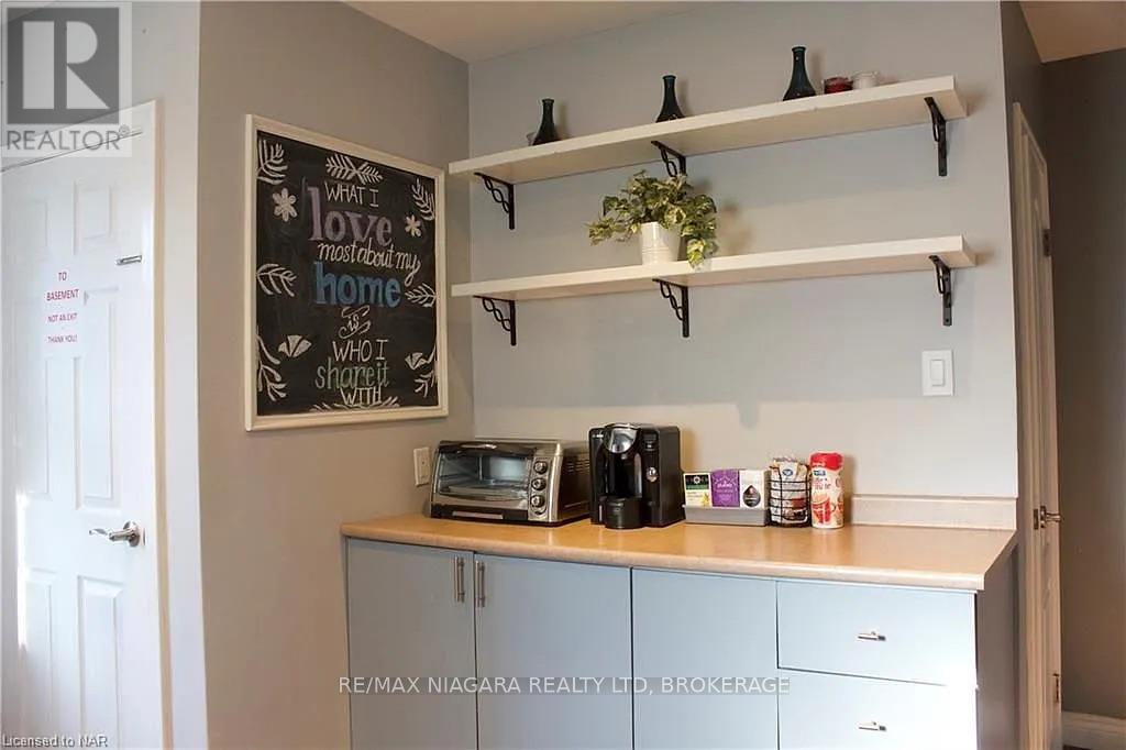 Main - 6100 Dixon Street, Niagara Falls, Ontario  L2G 2L5 - Photo 3 - X12766236