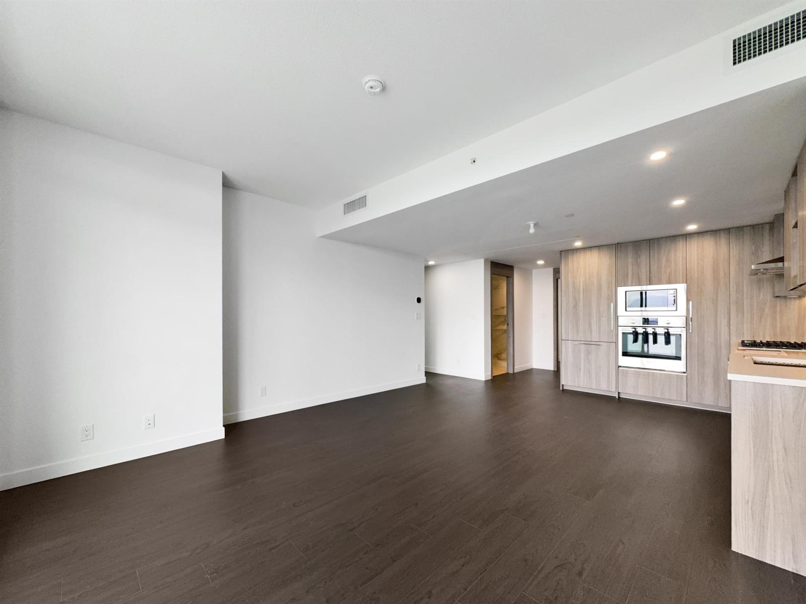 3102 13778 100 Avenue, Surrey, British Columbia  V3T 0V3 - Photo 2 - R3087372