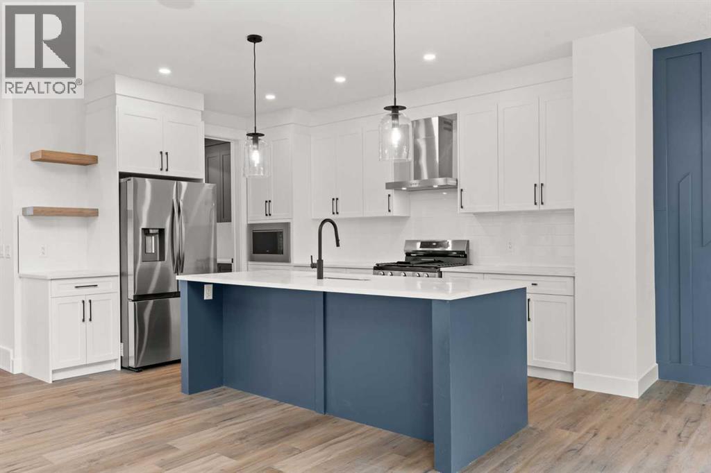 53 Heritage Park, Cochrane, Alberta  T4C 3G9 - Photo 4 - A2284519