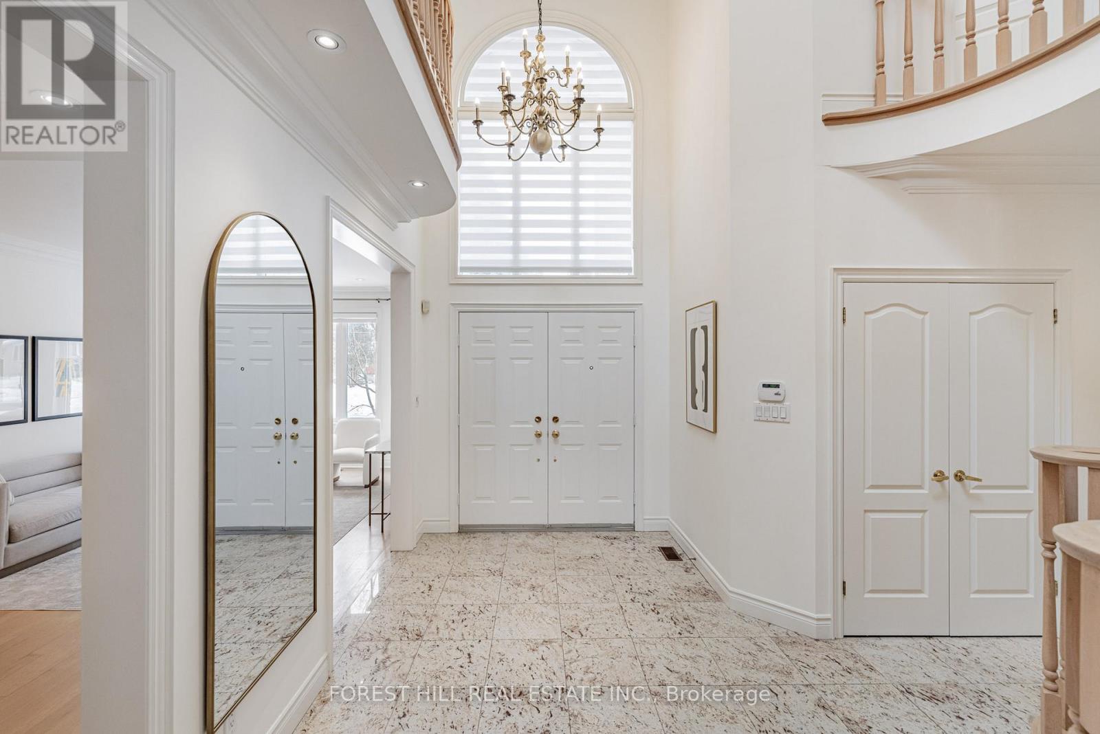 16 Northwood Drive, Toronto, Ontario  M2M 2J8 - Photo 4 - C12766286