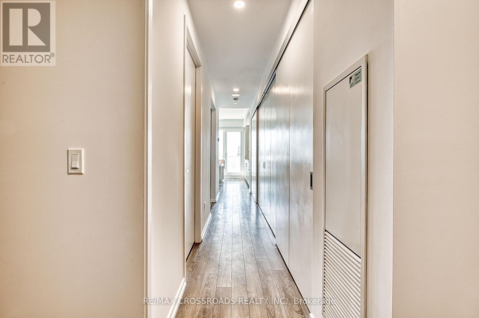 1510 - 197 Yonge Street, Toronto, Ontario  M5B 0C1 - Photo 21 - C12766288