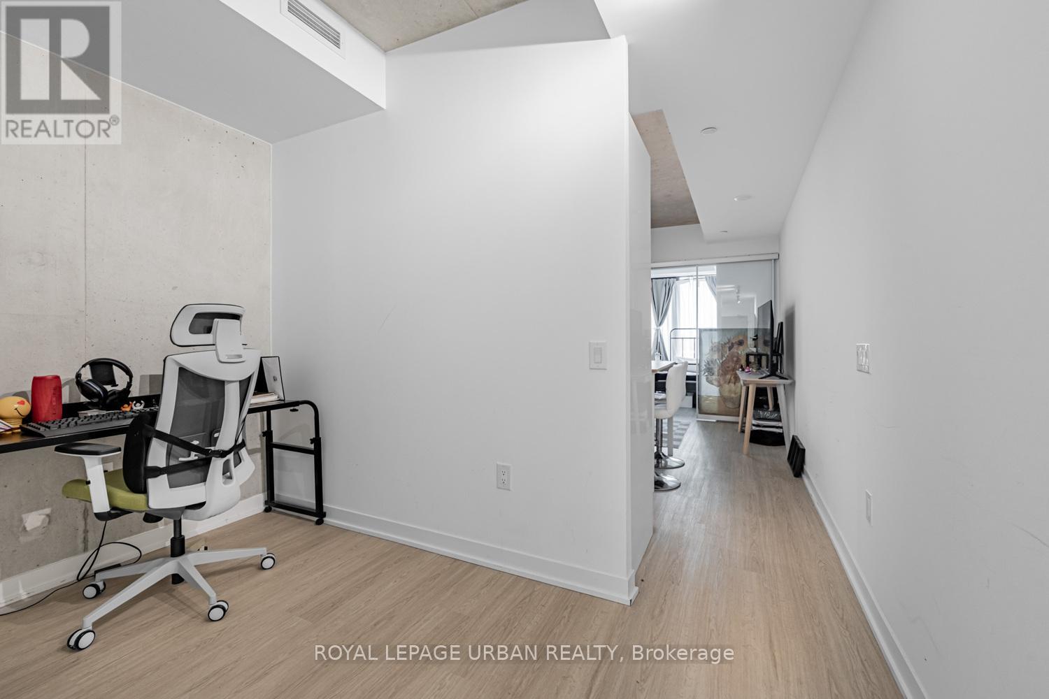 521 - 195 Mccaul Street, Toronto, Ontario  M5T 0E5 - Photo 6 - C12766304