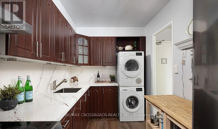 218 - 1 Massey Square, Toronto, Ontario  M4C 5L4 - Photo 2 - E12766174