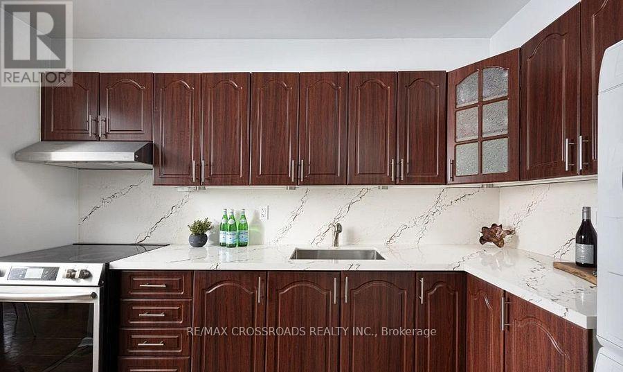 218 - 1 Massey Square, Toronto, Ontario  M4C 5L4 - Photo 3 - E12766174