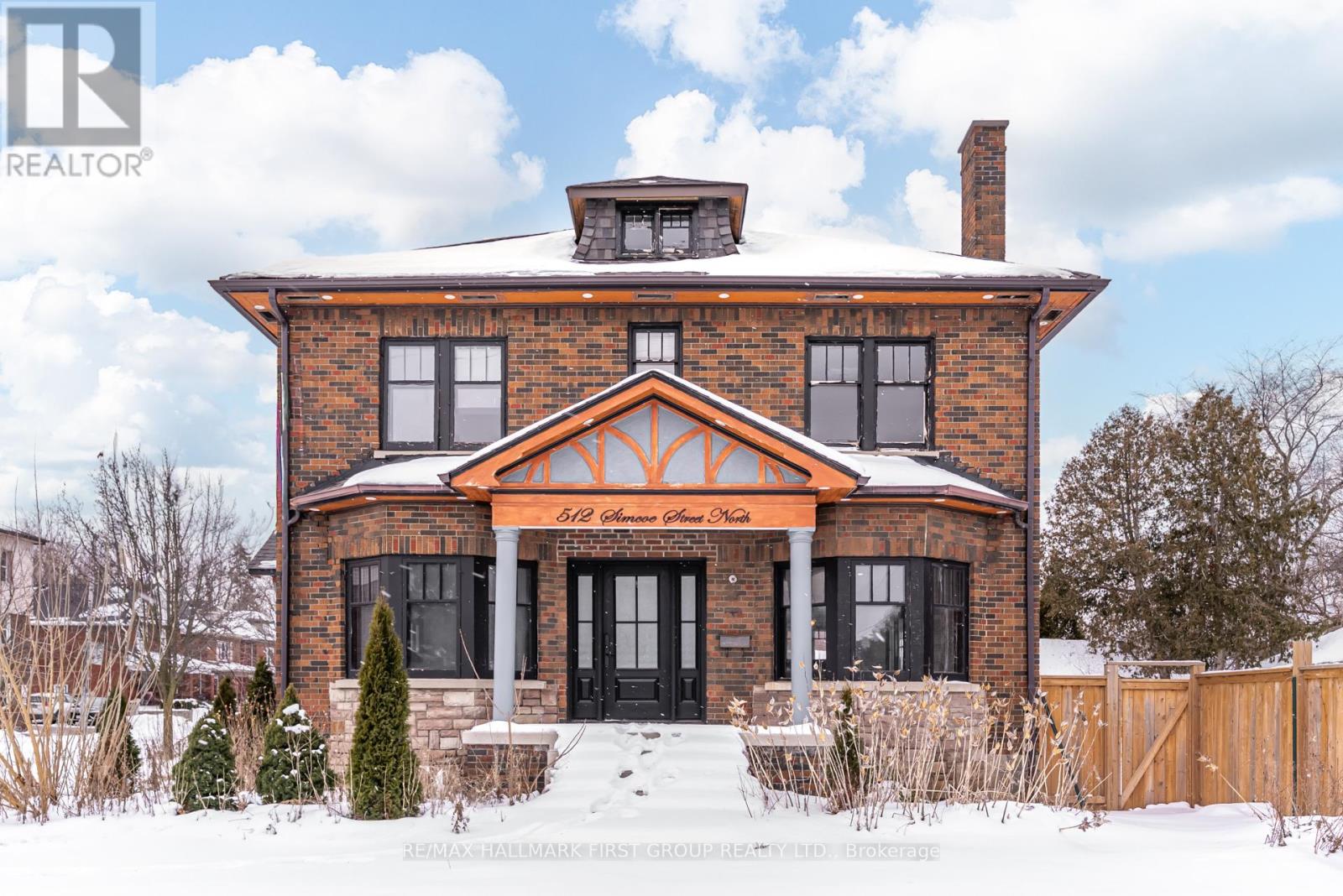 512 SIMCOE STREET N, Oshawa, Ontario