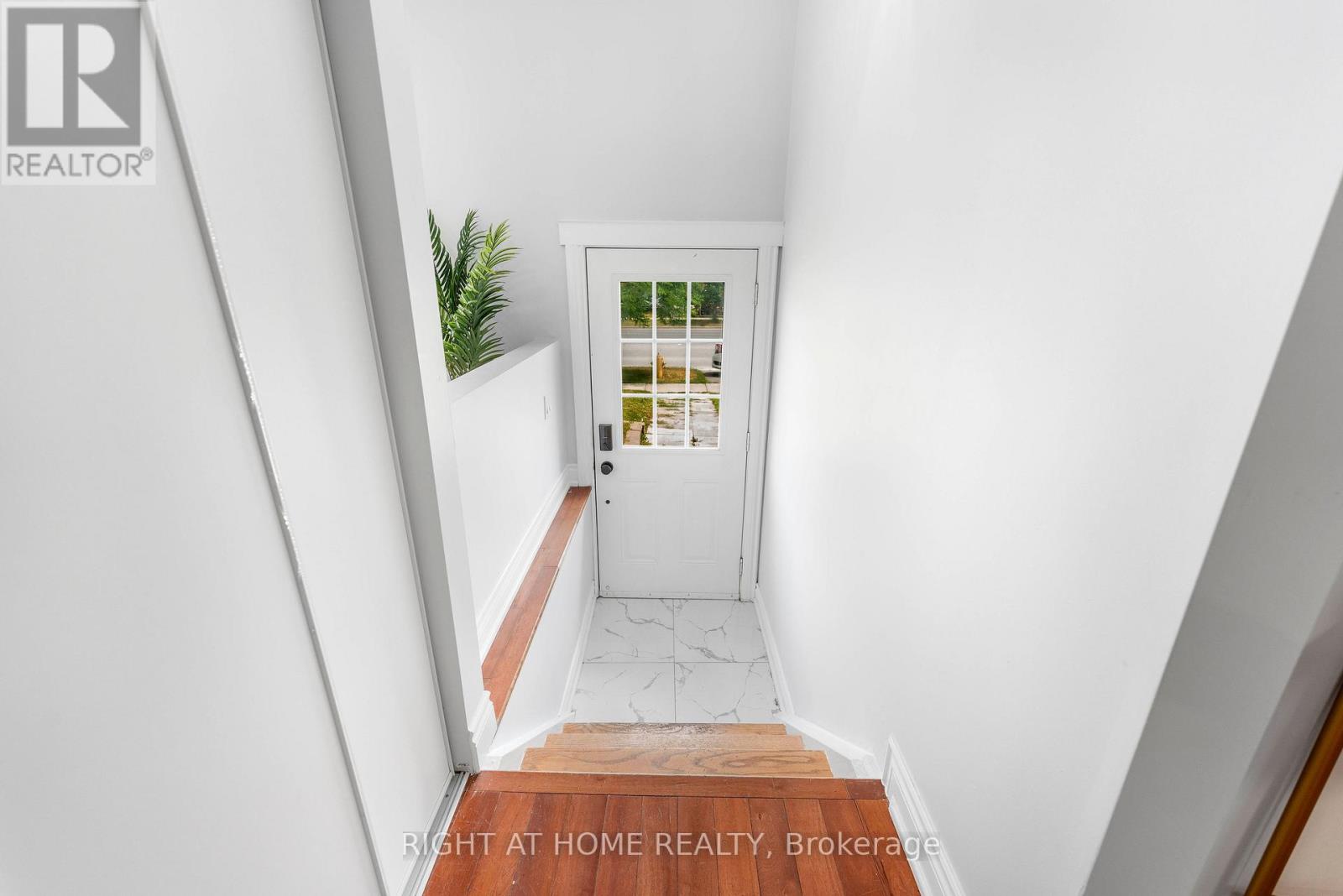 608 Mccowan Road, Toronto, Ontario  M1J 1K1 - Photo 3 - E12766224