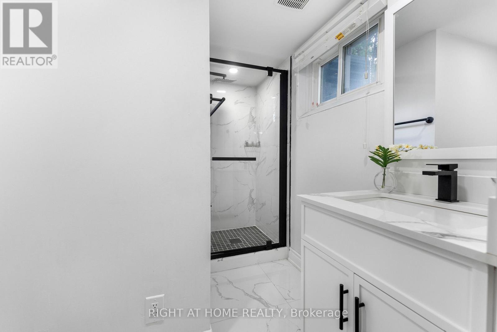 608 Mccowan Road, Toronto, Ontario  M1J 1K1 - Photo 35 - E12766224