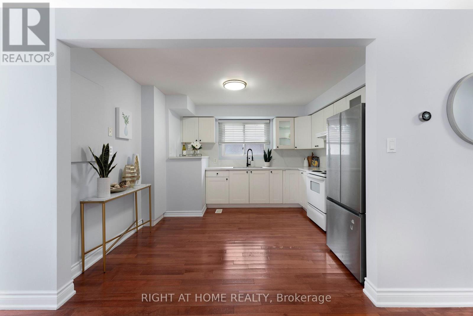 608 Mccowan Road, Toronto, Ontario  M1J 1K1 - Photo 5 - E12766224