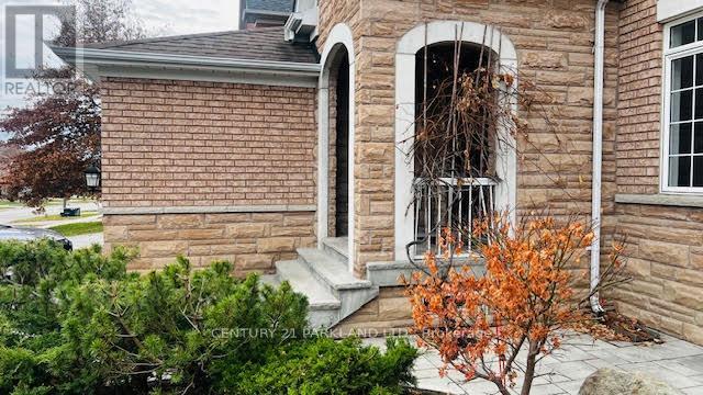 185 Jefferson Forest Drive, Richmond Hill, Ontario  L4E 4K4 - Photo 4 - N12766212