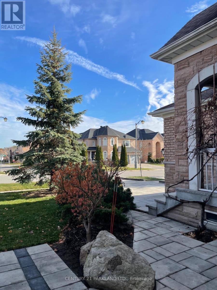 185 Jefferson Forest Drive, Richmond Hill, Ontario  L4E 4K4 - Photo 5 - N12766212