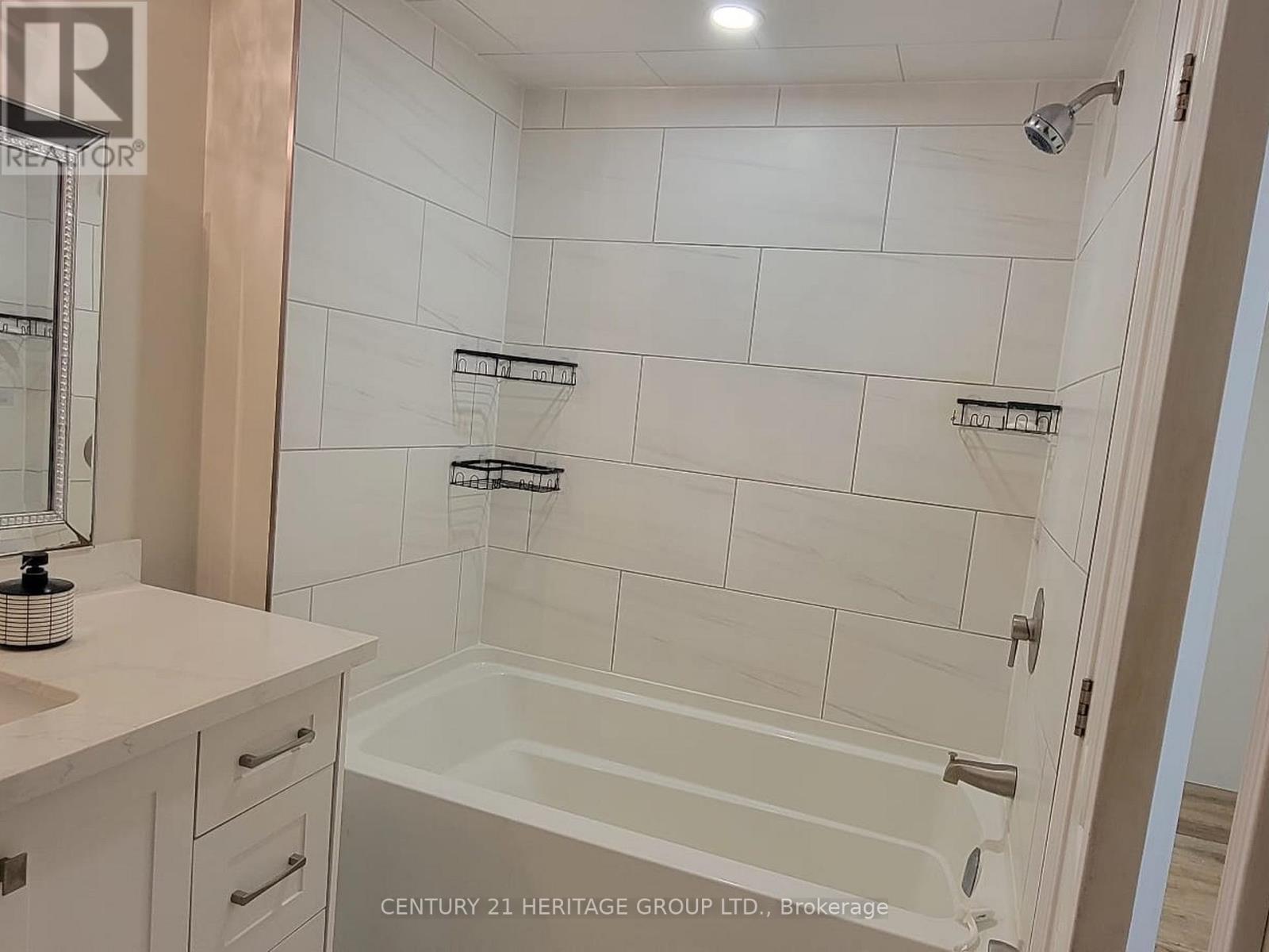 Lower - 45 Lewis Drive, Newmarket, Ontario  L3Y 1R6 - Photo 11 - N12766238