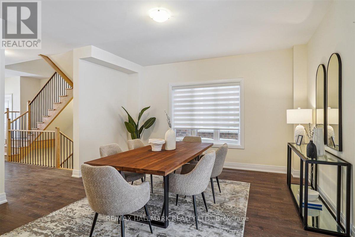 21 La Reine Avenue, Richmond Hill, Ontario  L4E 1N3 - Photo 11 - N12766266