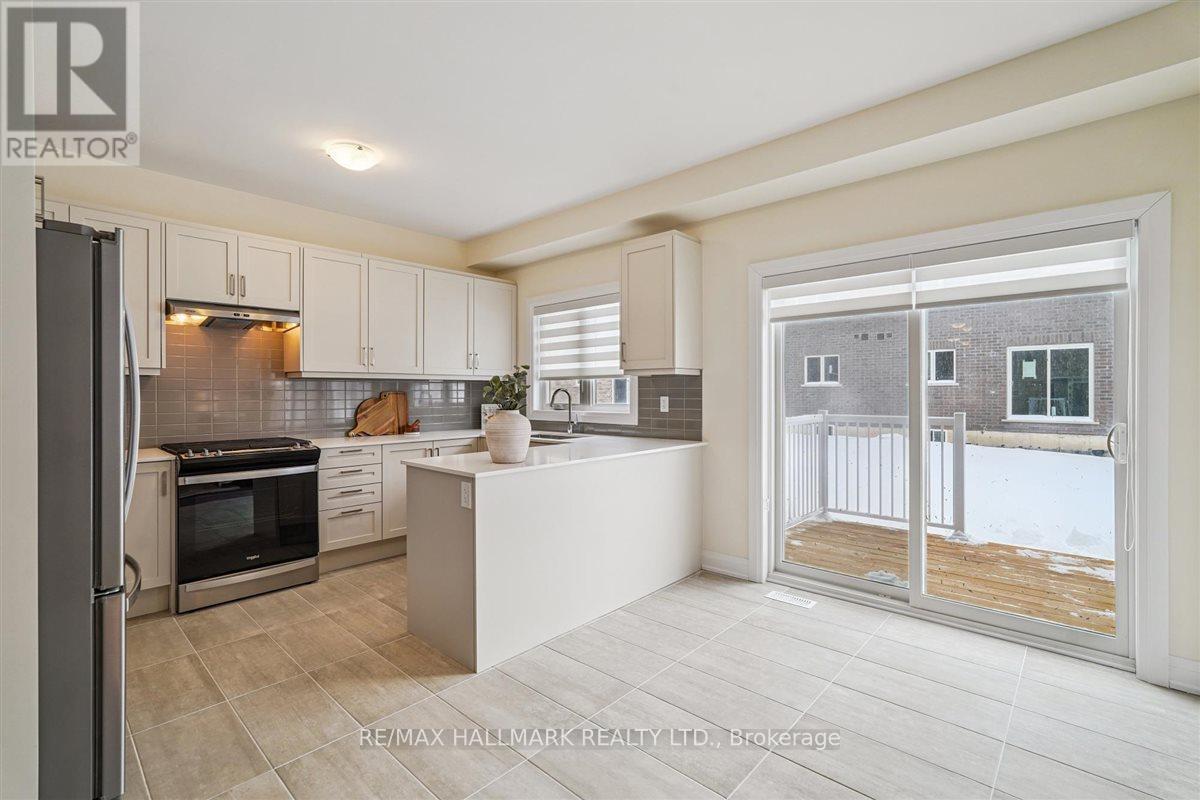 21 La Reine Avenue, Richmond Hill, Ontario  L4E 1N3 - Photo 16 - N12766266