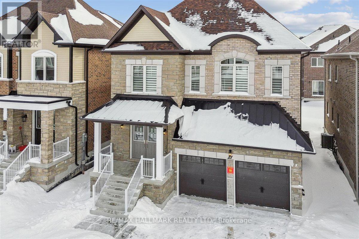 21 La Reine Avenue, Richmond Hill, Ontario  L4E 1N3 - Photo 2 - N12766266