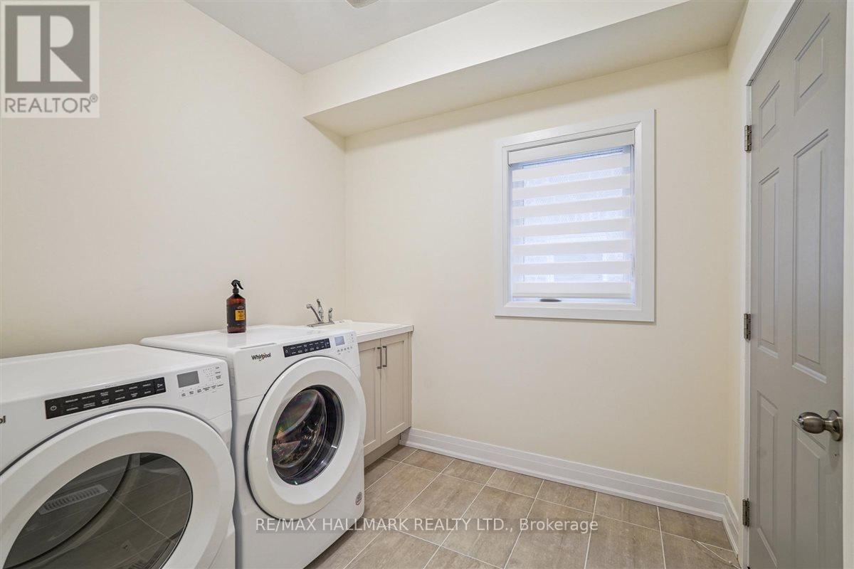 21 La Reine Avenue, Richmond Hill, Ontario  L4E 1N3 - Photo 21 - N12766266