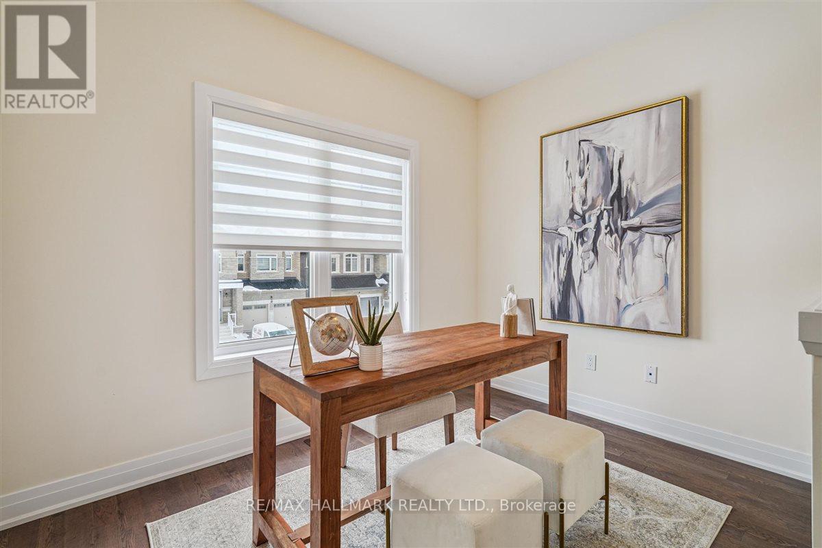 21 La Reine Avenue, Richmond Hill, Ontario  L4E 1N3 - Photo 22 - N12766266