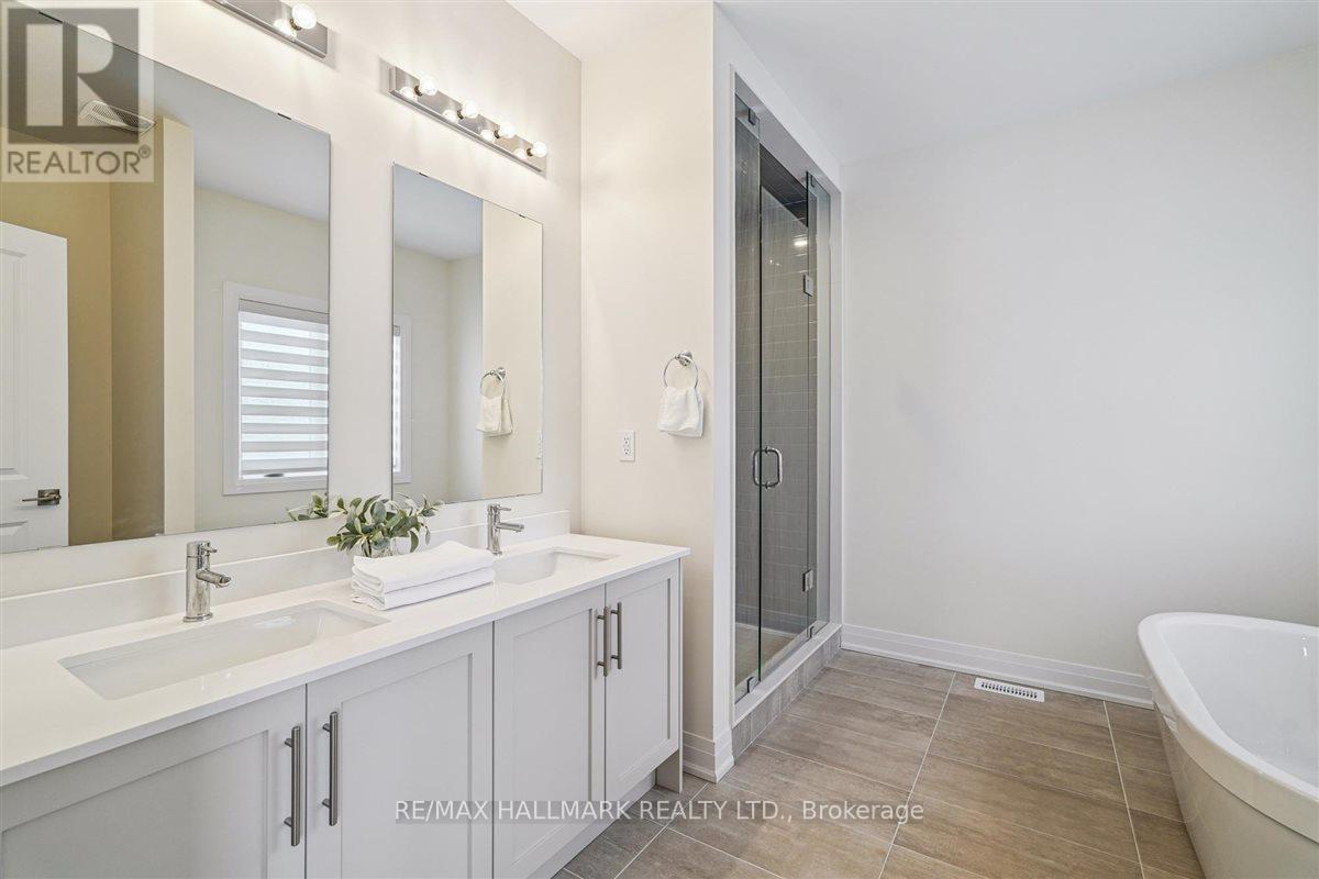 21 La Reine Avenue, Richmond Hill, Ontario  L4E 1N3 - Photo 27 - N12766266