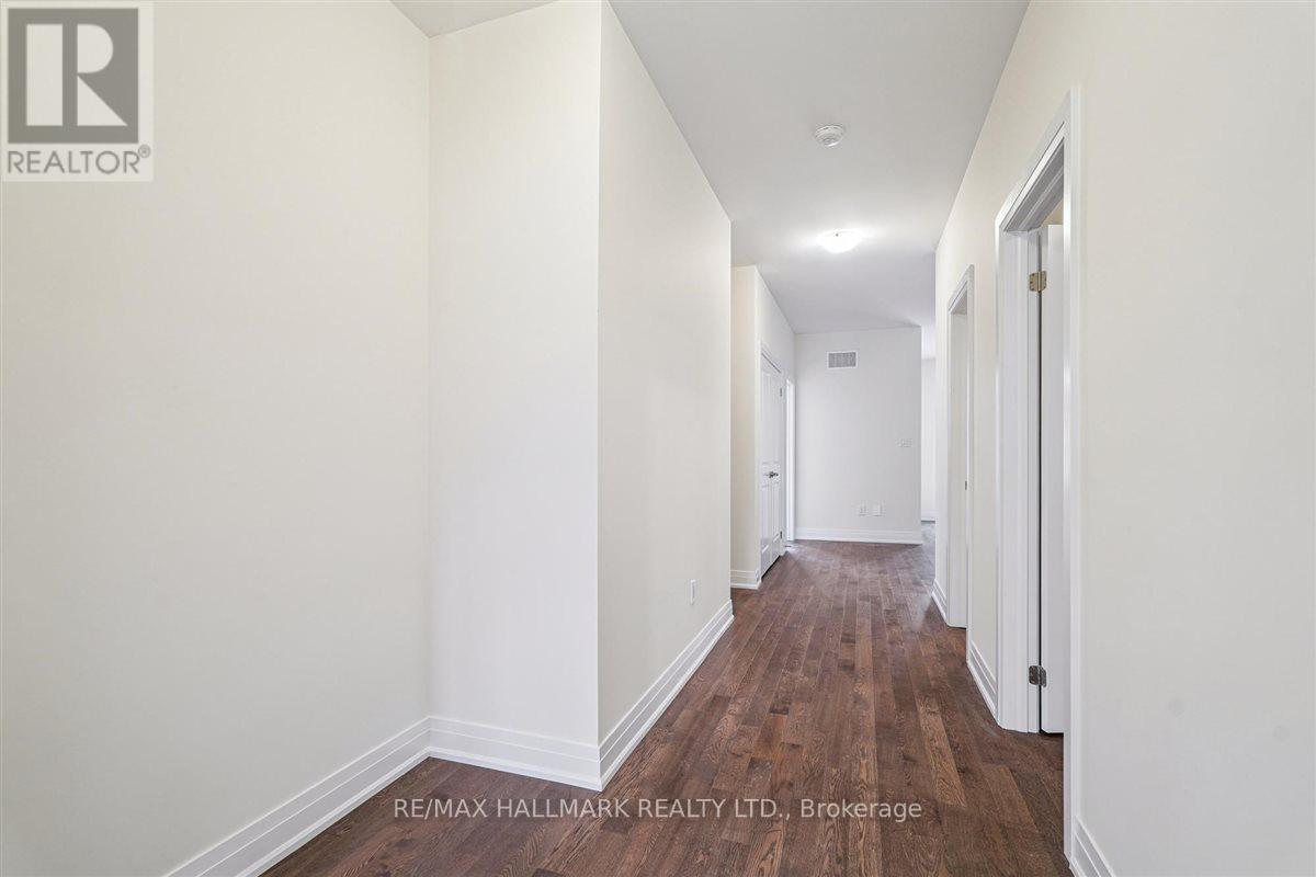 21 La Reine Avenue, Richmond Hill, Ontario  L4E 1N3 - Photo 30 - N12766266