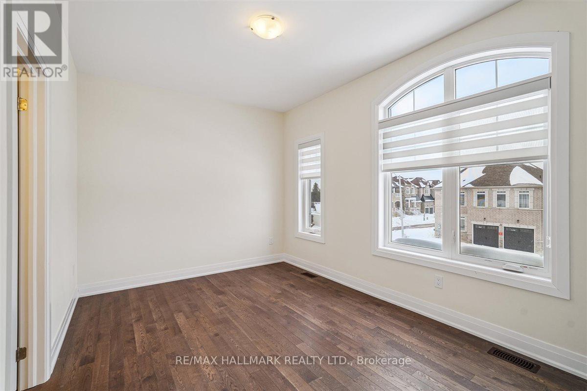 21 La Reine Avenue, Richmond Hill, Ontario  L4E 1N3 - Photo 35 - N12766266