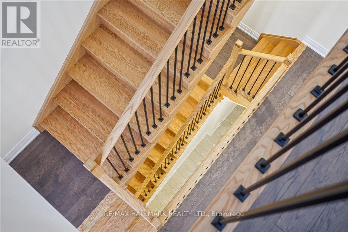 21 La Reine Avenue, Richmond Hill, Ontario  L4E 1N3 - Photo 38 - N12766266