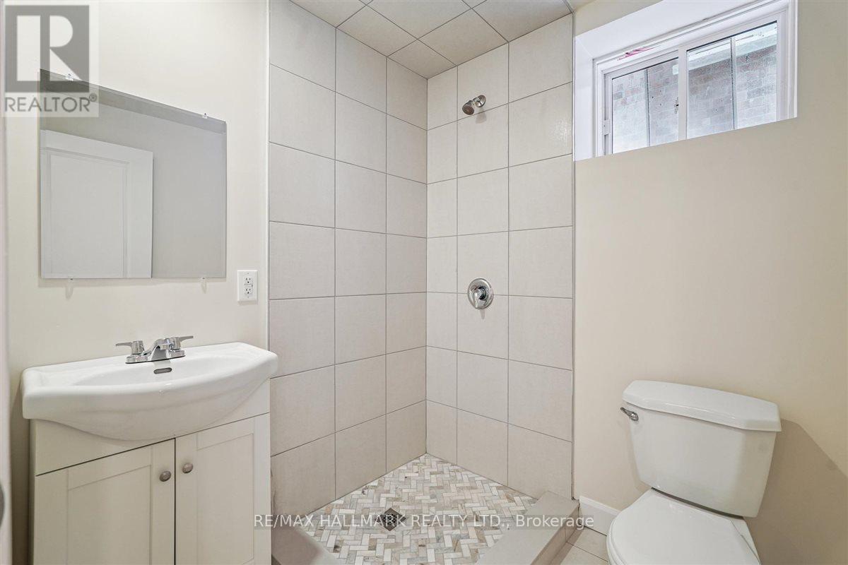 21 La Reine Avenue, Richmond Hill, Ontario  L4E 1N3 - Photo 45 - N12766266