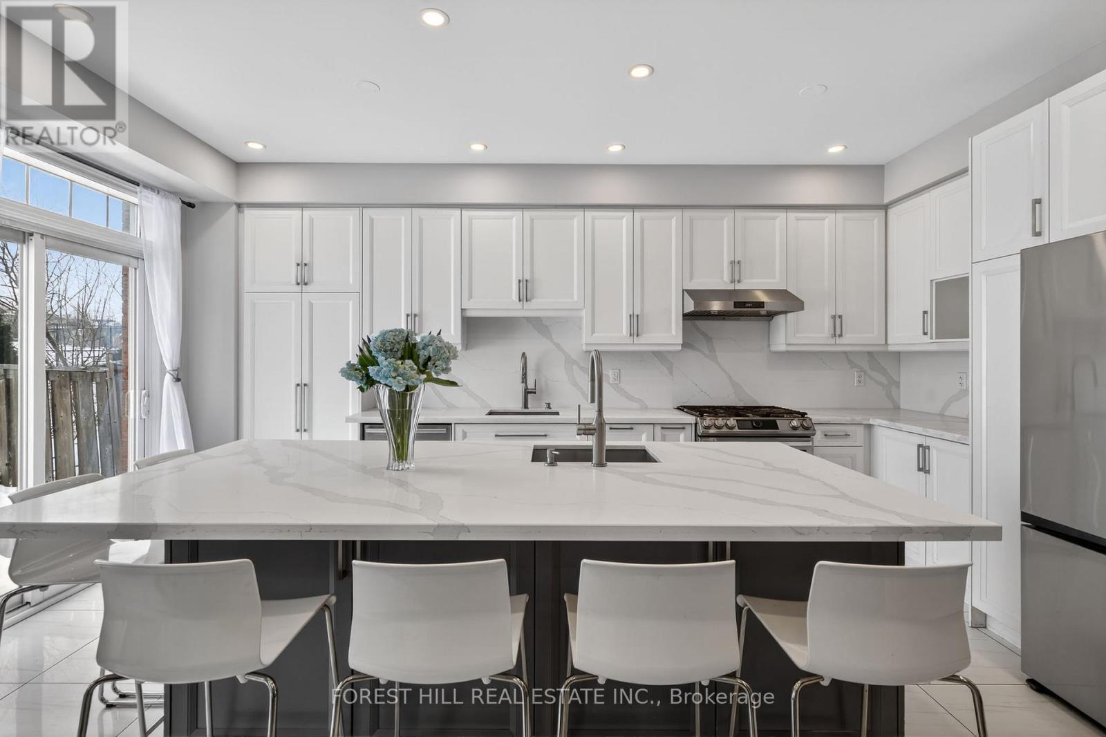 29 Fraserwood Road, Vaughan, Ontario  L4J 9C5 - Photo 5 - N12766270