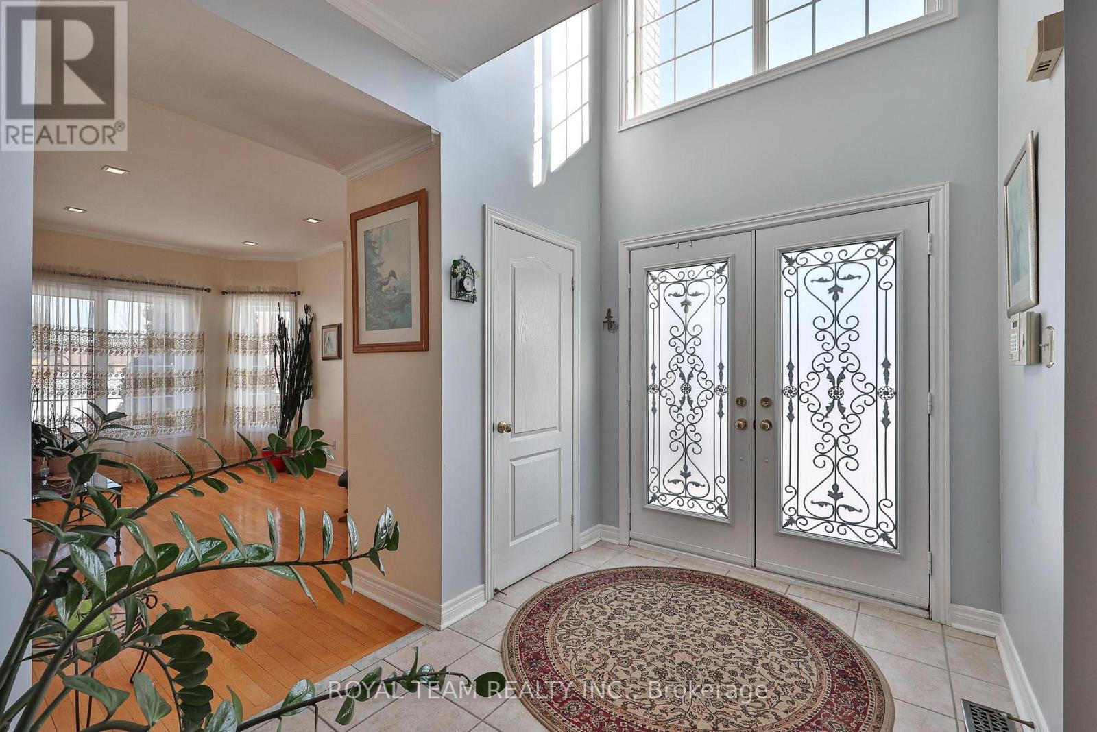 2 Sandway Crescent, Vaughan, Ontario  L6A 2M1 - Photo 4 - N12766312