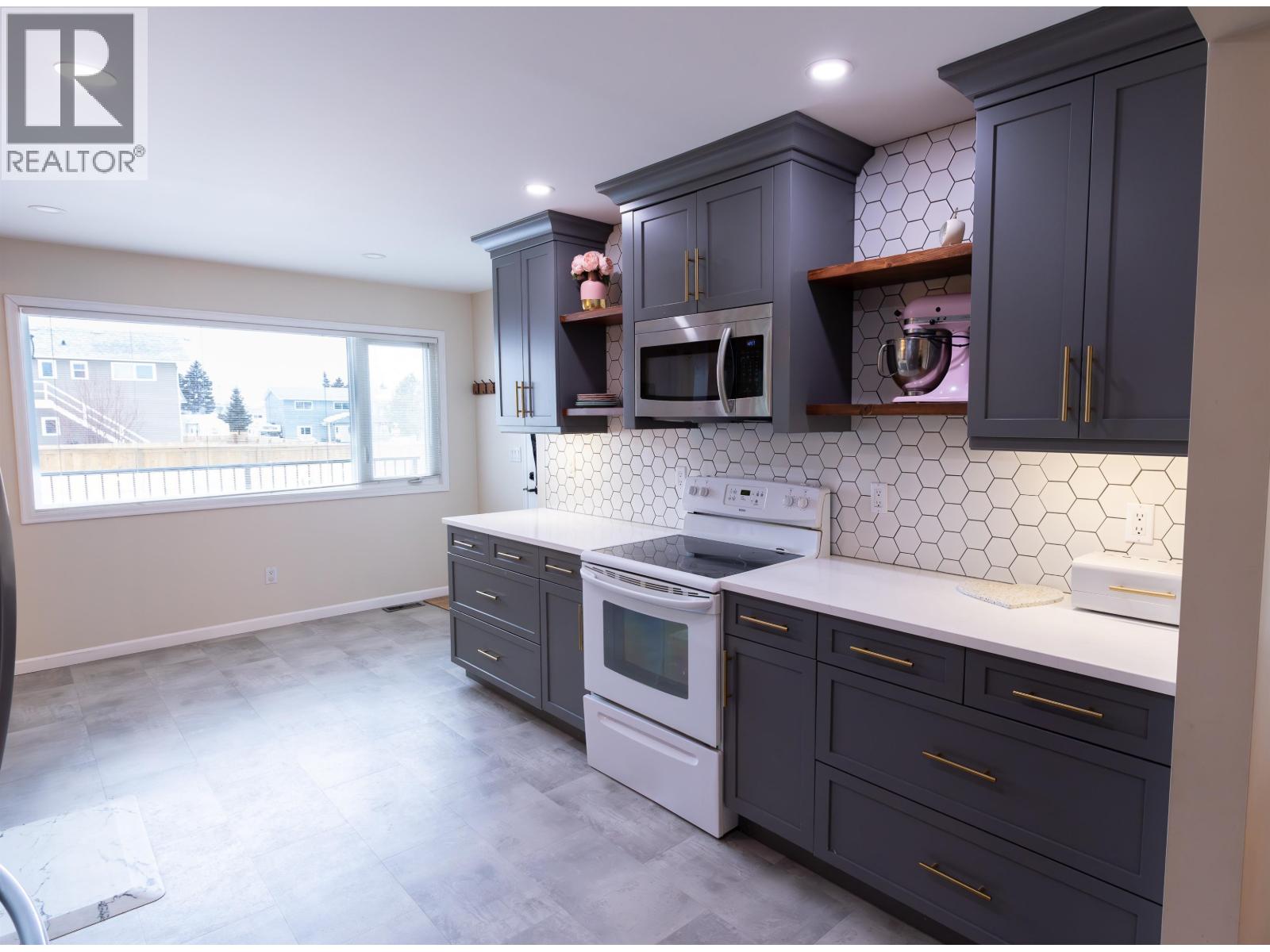 11320 91 Street, Fort St. John, British Columbia  V1J 5J7 - Photo 8 - R3087011