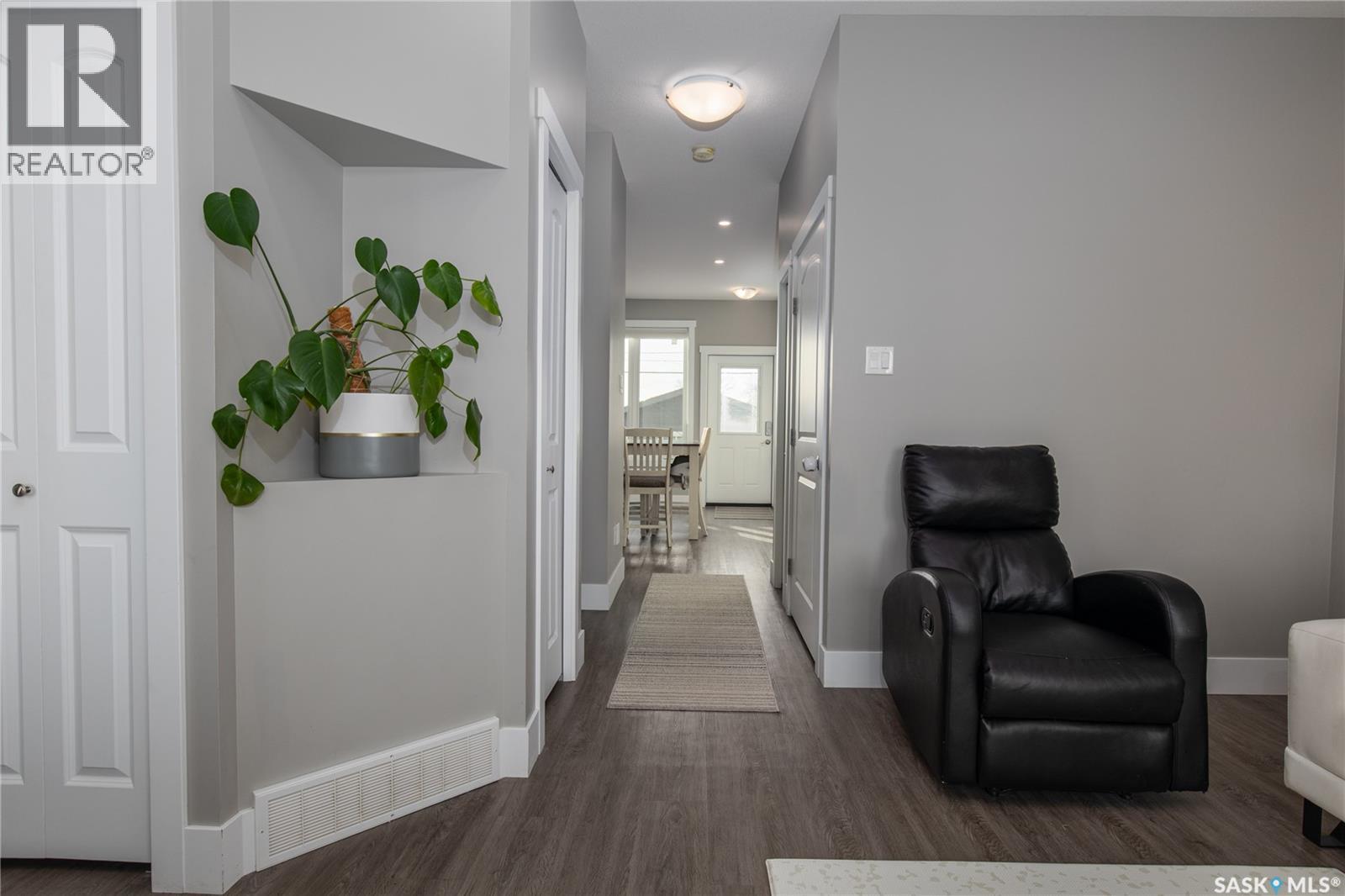 1021 Vaughan Street W, Moose Jaw, Saskatchewan  S6H 5P1 - Photo 10 - SK028074