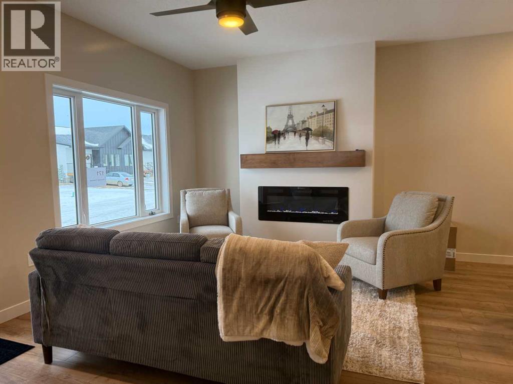 242 Parkview Lane W, Bow Island, Alberta  T0K 0G0 - Photo 2 - A2194425