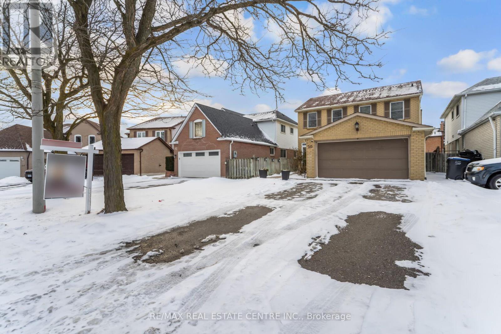 50 Lacewood Crescent, Brampton, Ontario  L6S 3K4 - Photo 2 - W12766272