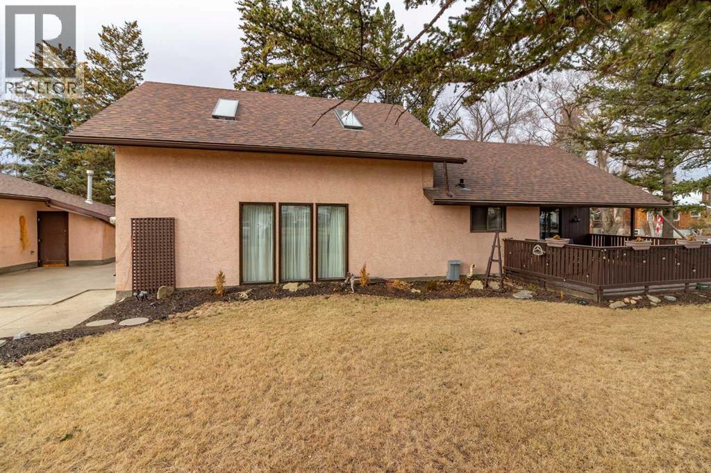 253 51 Avenue E, claresholm, Alberta